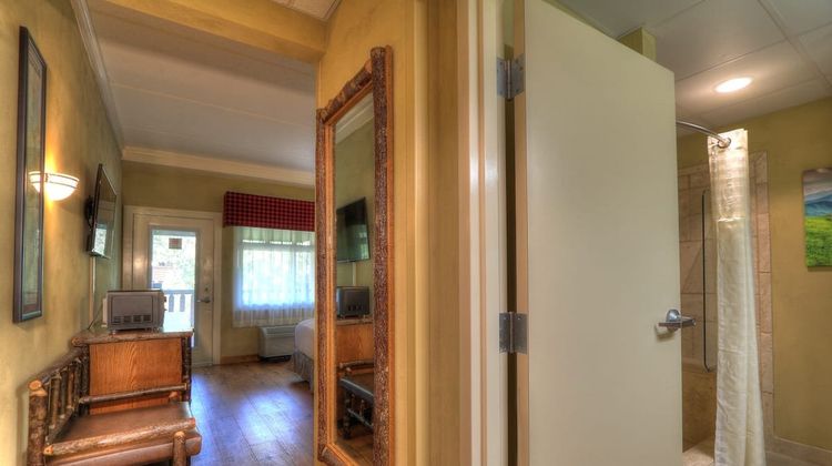 The Appy Lodge Room