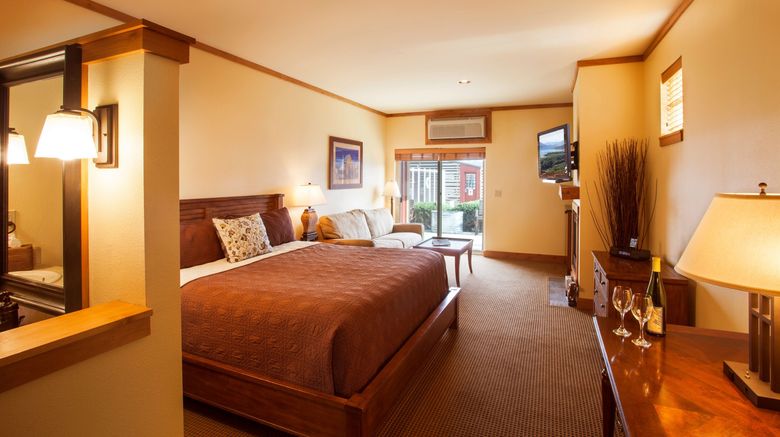<b>Cousins Country Inn Room</b>. Images powered by <a href="https://www.leonardoworldwide.com/" title="Leonardo Worldwide" target="_blank">Leonardo</a>.