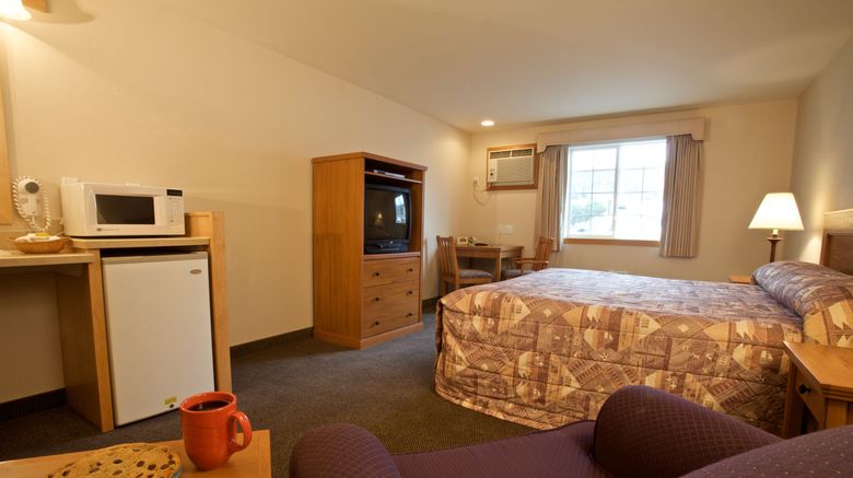 <b>Cousins Country Inn Room</b>. Images powered by <a href="https://www.leonardoworldwide.com/" title="Leonardo Worldwide" target="_blank">Leonardo</a>.