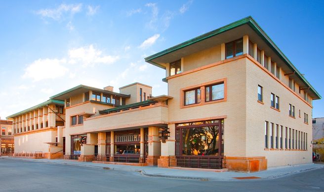 Historic Park Inn Hotel Exterior