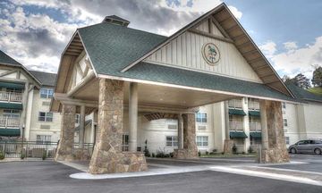 The Lodge at Five Oaks