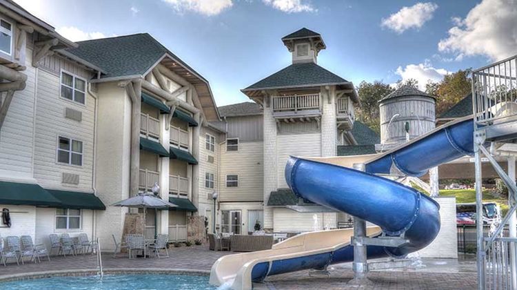 The Lodge at Five Oaks Recreation