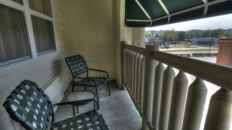 The Lodge at Five Oaks Room