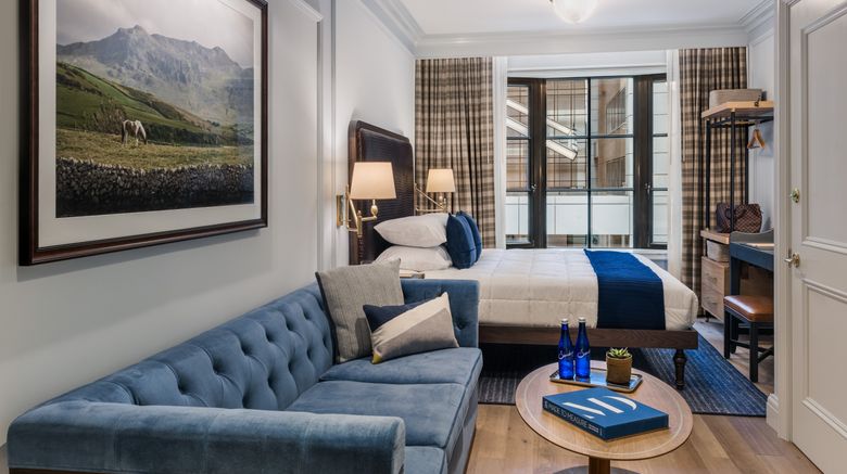 <b>Merrion Row Hotel and Public House Suite</b>. Images powered by <a href="https://www.leonardoworldwide.com/" title="Leonardo Worldwide" target="_blank">Leonardo</a>.