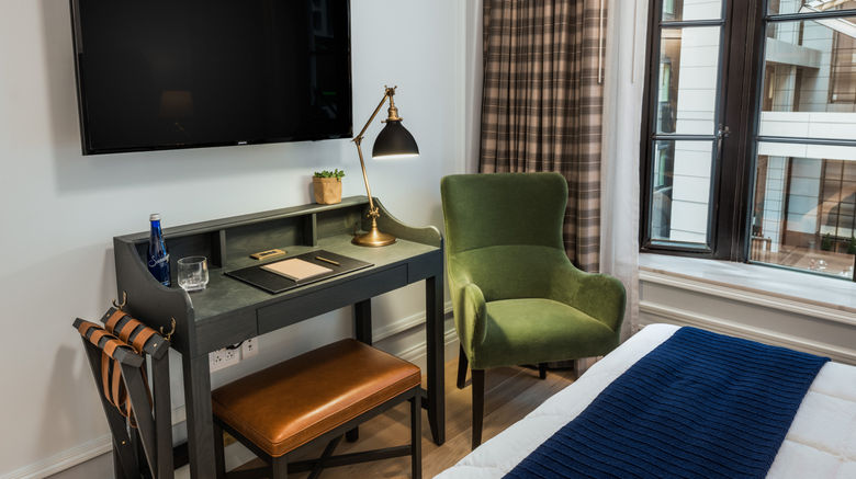 <b>Merrion Row Hotel and Public House Room</b>. Images powered by <a href="https://www.leonardoworldwide.com/" title="Leonardo Worldwide" target="_blank">Leonardo</a>.