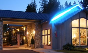The Edgewater Inn
