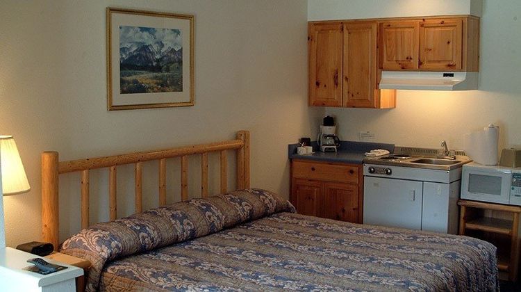 The Edgewater Inn Room