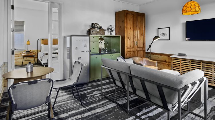 Cavalry Court Hotel Suite