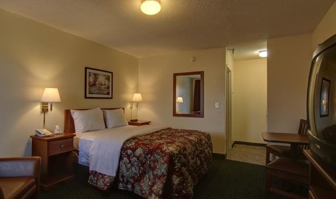 InTown Suites Cumming Room