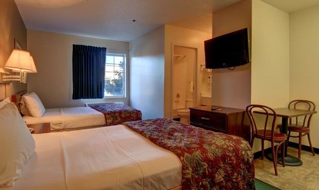 InTown Suites Snellville Room