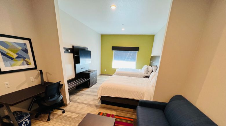 <b>Holiday Inn Express & Suites Room</b>. Images powered by <a href="https://www.leonardoworldwide.com/" title="Leonardo Worldwide" target="_blank">Leonardo</a>.