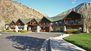 Salmon Rapids Lodge