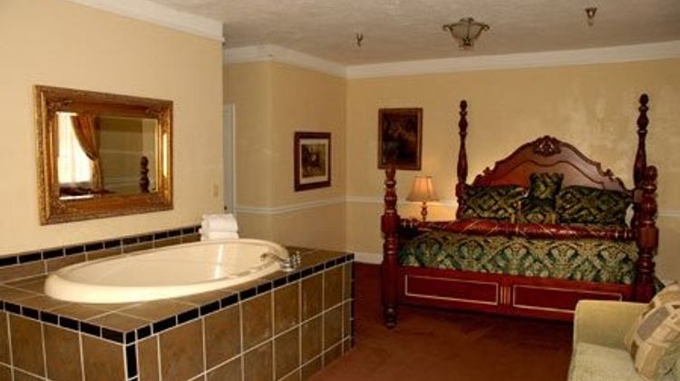 The 1927 Lake Lure Inn & Spa Room