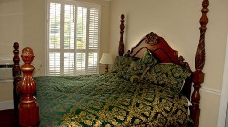 The 1927 Lake Lure Inn & Spa Suite