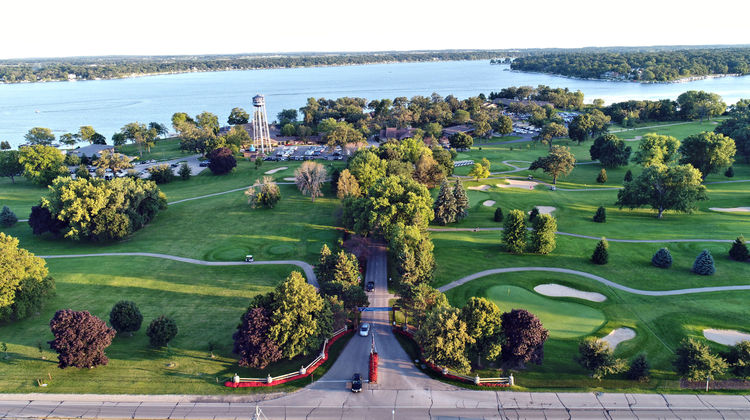 Lake Lawn Resort Exterior