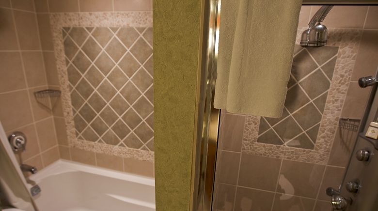 <b>Lake Lawn Resort Suite</b>. Images powered by <a href="https://www.leonardoworldwide.com/" title="Leonardo Worldwide" target="_blank">Leonardo</a>.