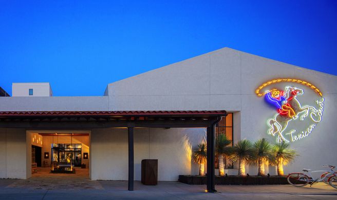Texican Court Hotel Exterior