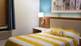 Uptown Suites Smyrna Room