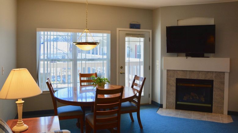 <b>Delavan Lake Resort Suite</b>. Images powered by <a href="https://www.leonardoworldwide.com/" title="Leonardo Worldwide" target="_blank">Leonardo</a>.