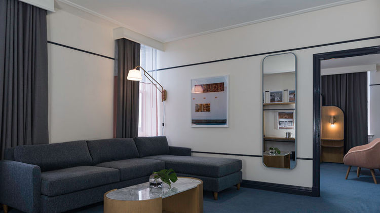 Hu. Hotel, Memphis Suite