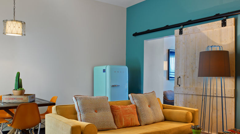 <b>Lone Star Court, by Valencia Hotel Group Suite</b>. Images powered by <a href="https://www.leonardoworldwide.com/" title="Leonardo Worldwide" target="_blank">Leonardo</a>.