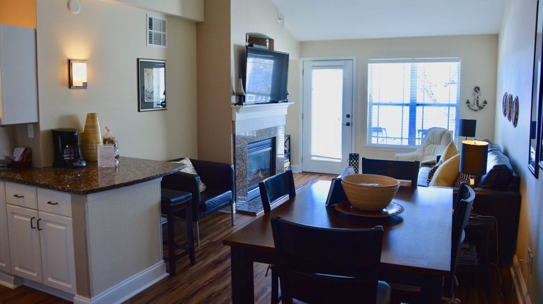 <b>Delavan Lake Resort Suite</b>. Images powered by <a href="https://www.leonardoworldwide.com/" title="Leonardo Worldwide" target="_blank">Leonardo</a>.