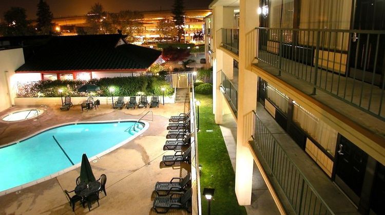 Vagabond Inn Executive Sacramento Pool