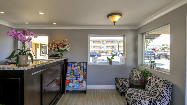 Vagabond Inn Whittier Lobby