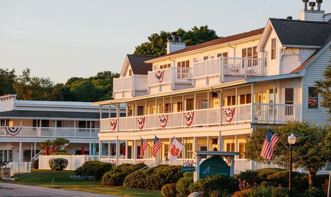 Edgewater Resort Motel Exterior