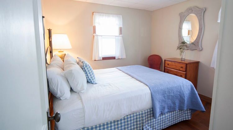 Edgewater Resort Motel Suite