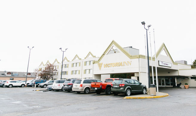 The Superior Inn Hotel Exterior