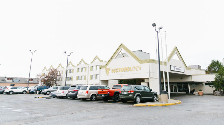 The Superior Inn Hotel Exterior