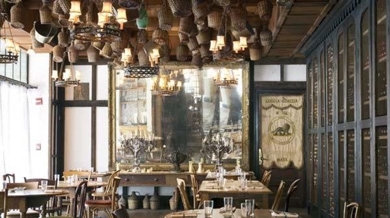 <b>The Bowery Hotel Restaurant</b>. Images powered by <a href="https://www.leonardoworldwide.com/" title="Leonardo Worldwide" target="_blank">Leonardo</a>.