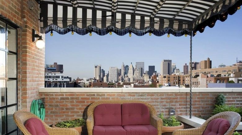 <b>The Bowery Hotel Room</b>. Images powered by <a href="https://www.leonardoworldwide.com/" title="Leonardo Worldwide" target="_blank">Leonardo</a>.