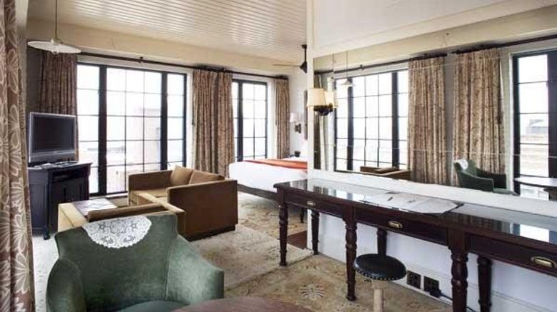 <b>The Bowery Hotel Suite</b>. Images powered by <a href="https://www.leonardoworldwide.com/" title="Leonardo Worldwide" target="_blank">Leonardo</a>.