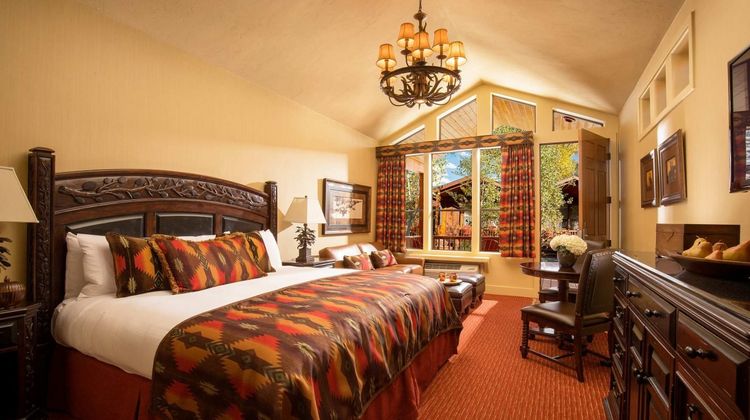 Rustic Inn Creekside Resort & Spa Suite