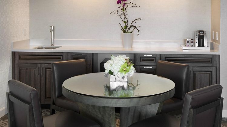 Marina Del Rey Hotel Suite