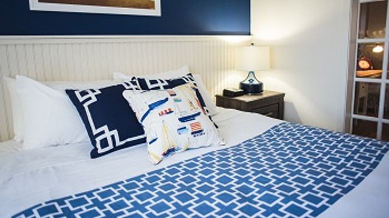 <b>Fairfield Circle Inn Room</b>. Images powered by <a href="https://www.leonardoworldwide.com/" title="Leonardo Worldwide" target="_blank">Leonardo</a>.