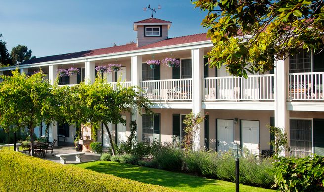 Lavender Inn by the Sea Exterior