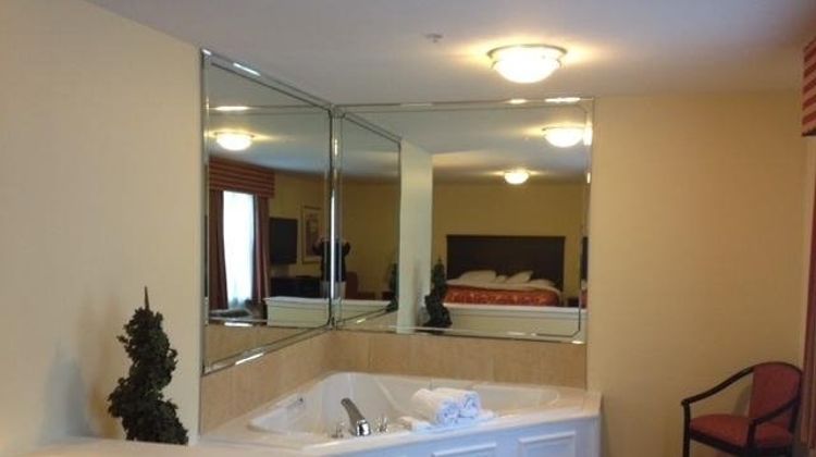 InTown Suites Columbus Room