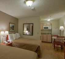 InTown Suites Greenpoint Room