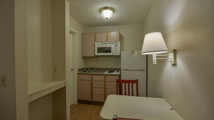 InTown Suites Greenpoint Room