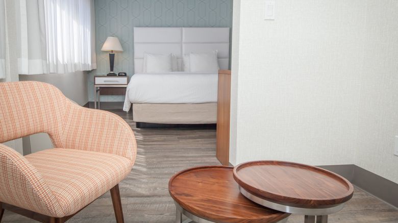 <b>Pasadena Rose and Crown Hotel Suite</b>. Images powered by <a href="https://www.leonardoworldwide.com/" title="Leonardo Worldwide" target="_blank">Leonardo</a>.