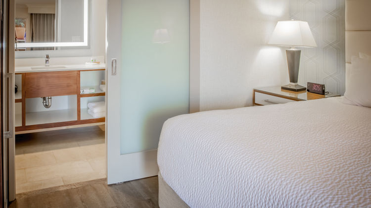 Pasadena Rose and Crown Hotel Room