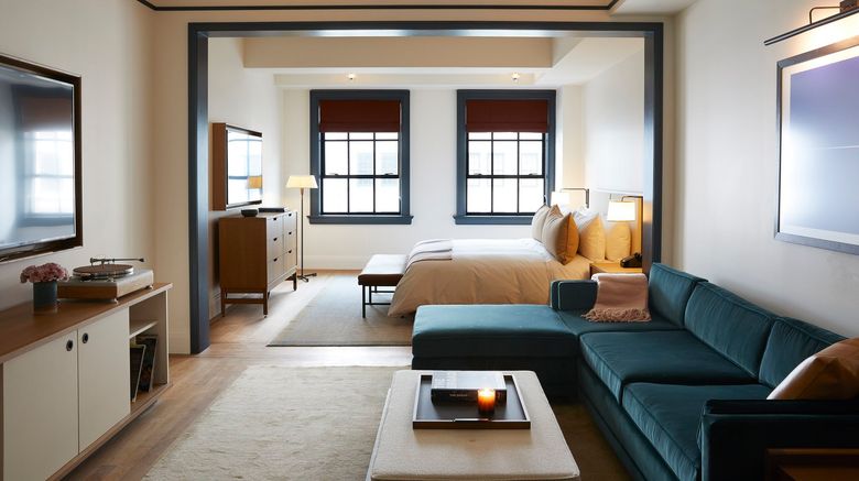 <b>Shinola Hotel Suite</b>. Images powered by <a href="https://www.leonardoworldwide.com/" title="Leonardo Worldwide" target="_blank">Leonardo</a>.