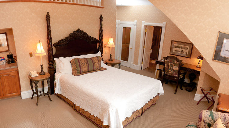 The Cliff House Inn at Pikes Peak Suite