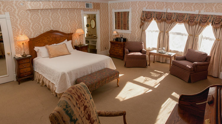 The Cliff House Inn at Pikes Peak Suite