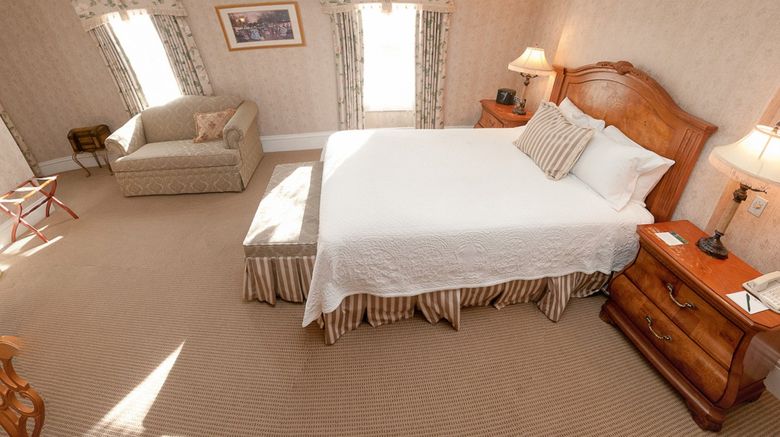 <b>The Cliff House Inn at Pikes Peak Suite</b>. Images powered by <a href="https://www.leonardoworldwide.com/" title="Leonardo Worldwide" target="_blank">Leonardo</a>.