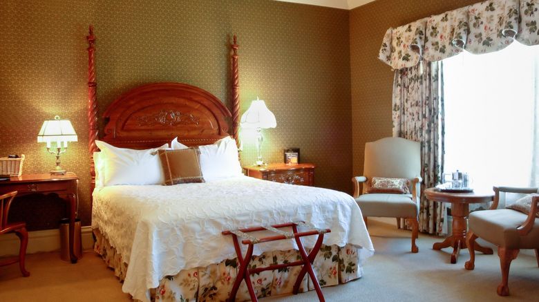 <b>The Cliff House Inn at Pikes Peak Suite</b>. Images powered by <a href="https://www.leonardoworldwide.com/" title="Leonardo Worldwide" target="_blank">Leonardo</a>.