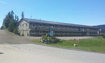 Beluga Lake Lodge